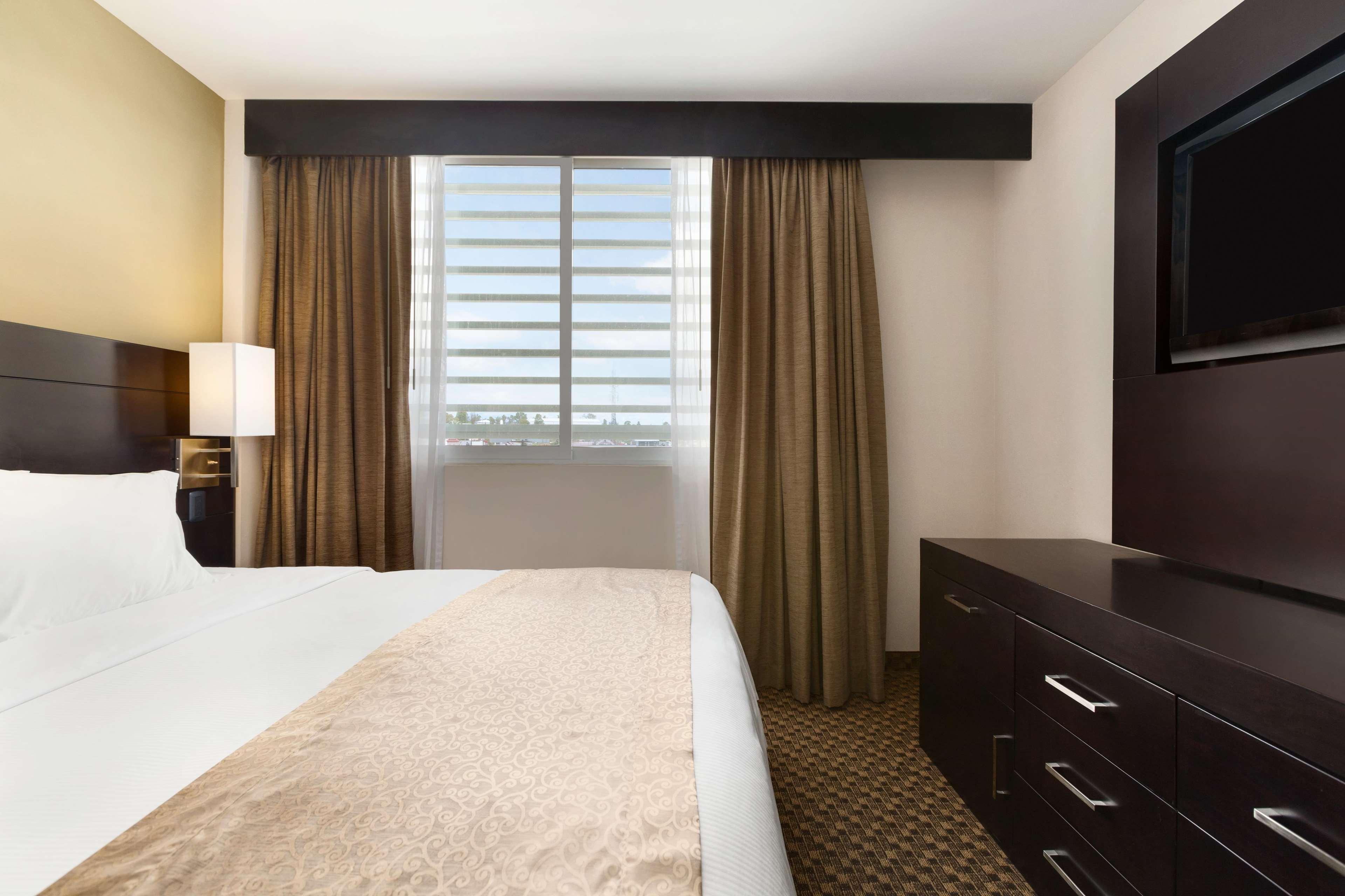 Doubletree By Hilton Queretaro Hotel Buitenkant foto