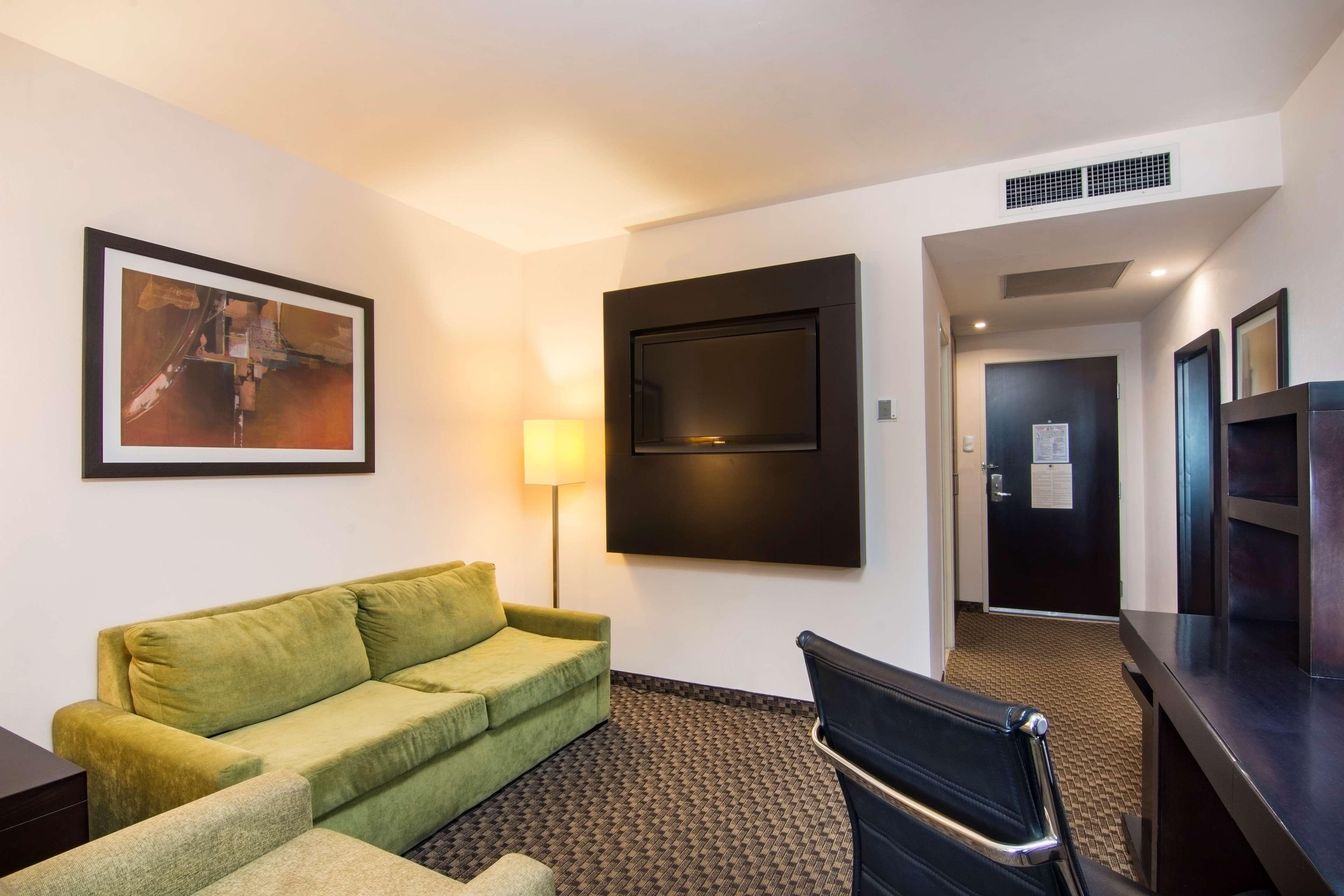 Doubletree By Hilton Queretaro Hotel Buitenkant foto