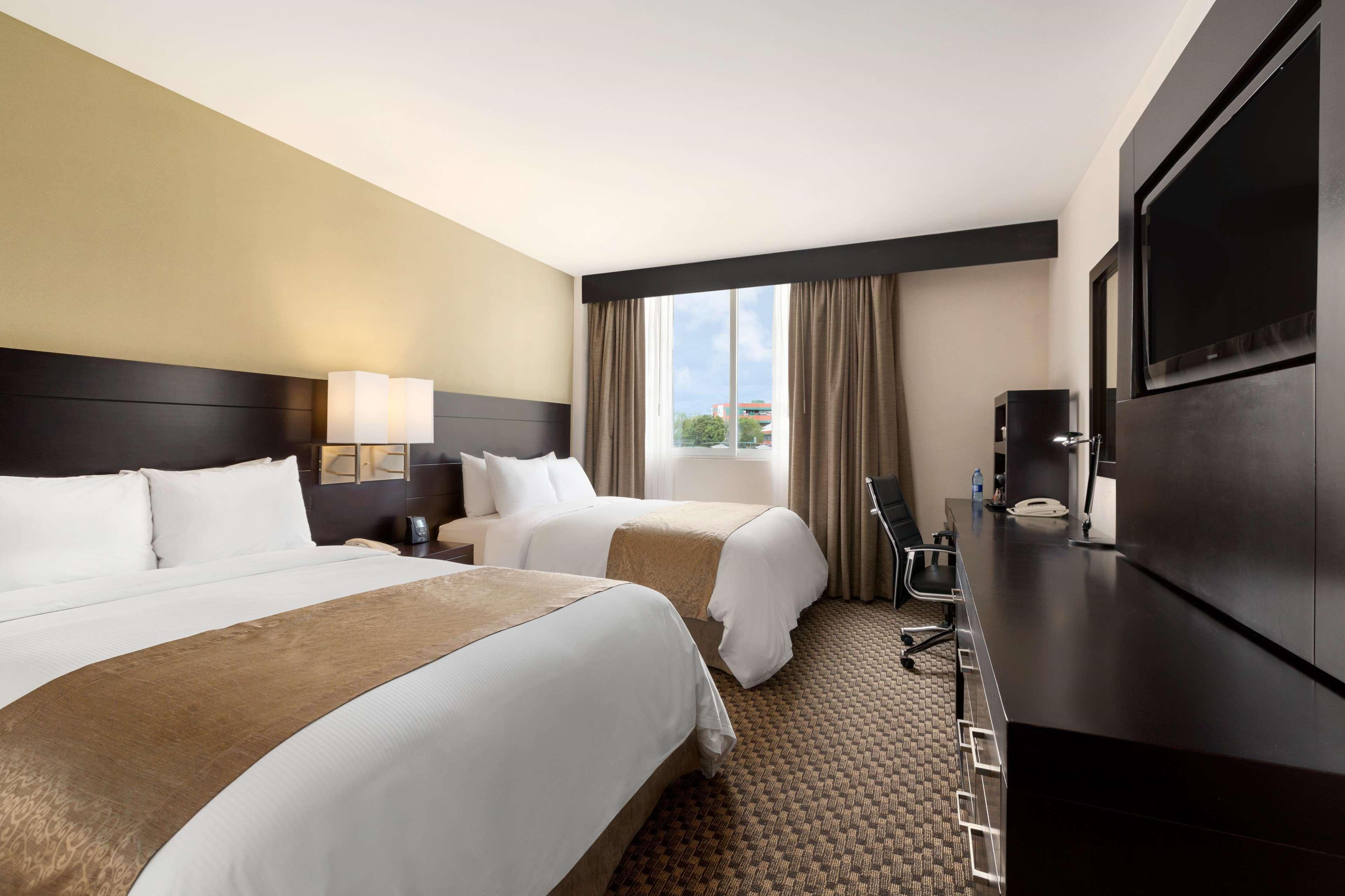 Doubletree By Hilton Queretaro Hotel Buitenkant foto
