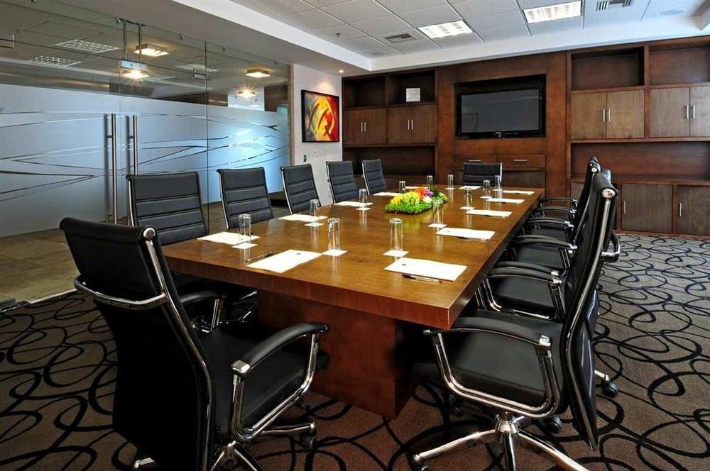 Doubletree By Hilton Queretaro Hotel Zakenleven foto