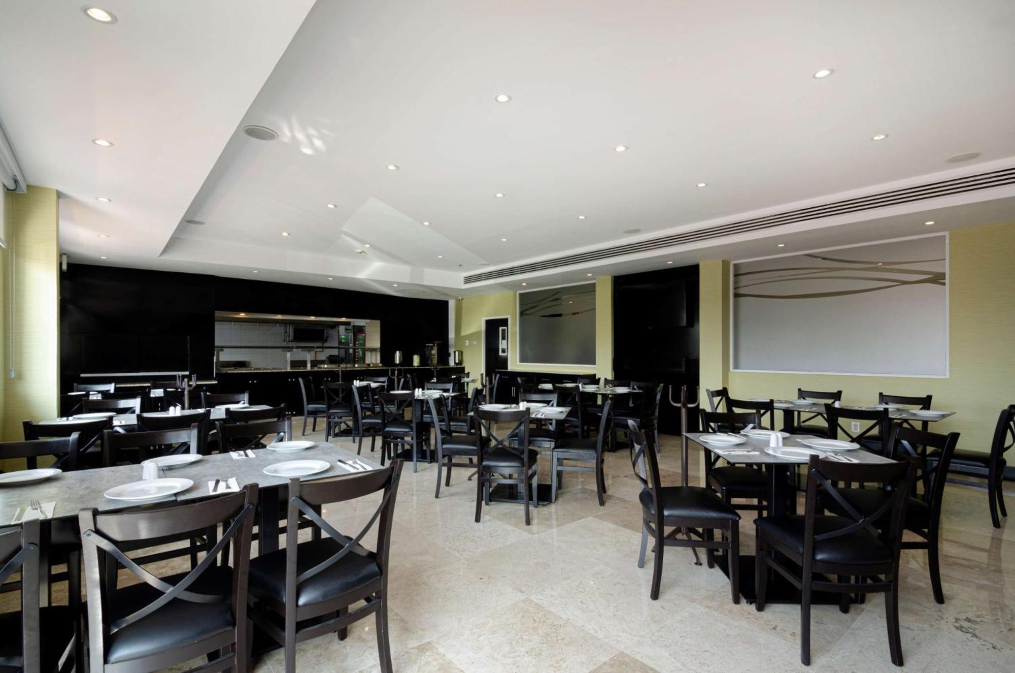 Doubletree By Hilton Queretaro Hotel Buitenkant foto