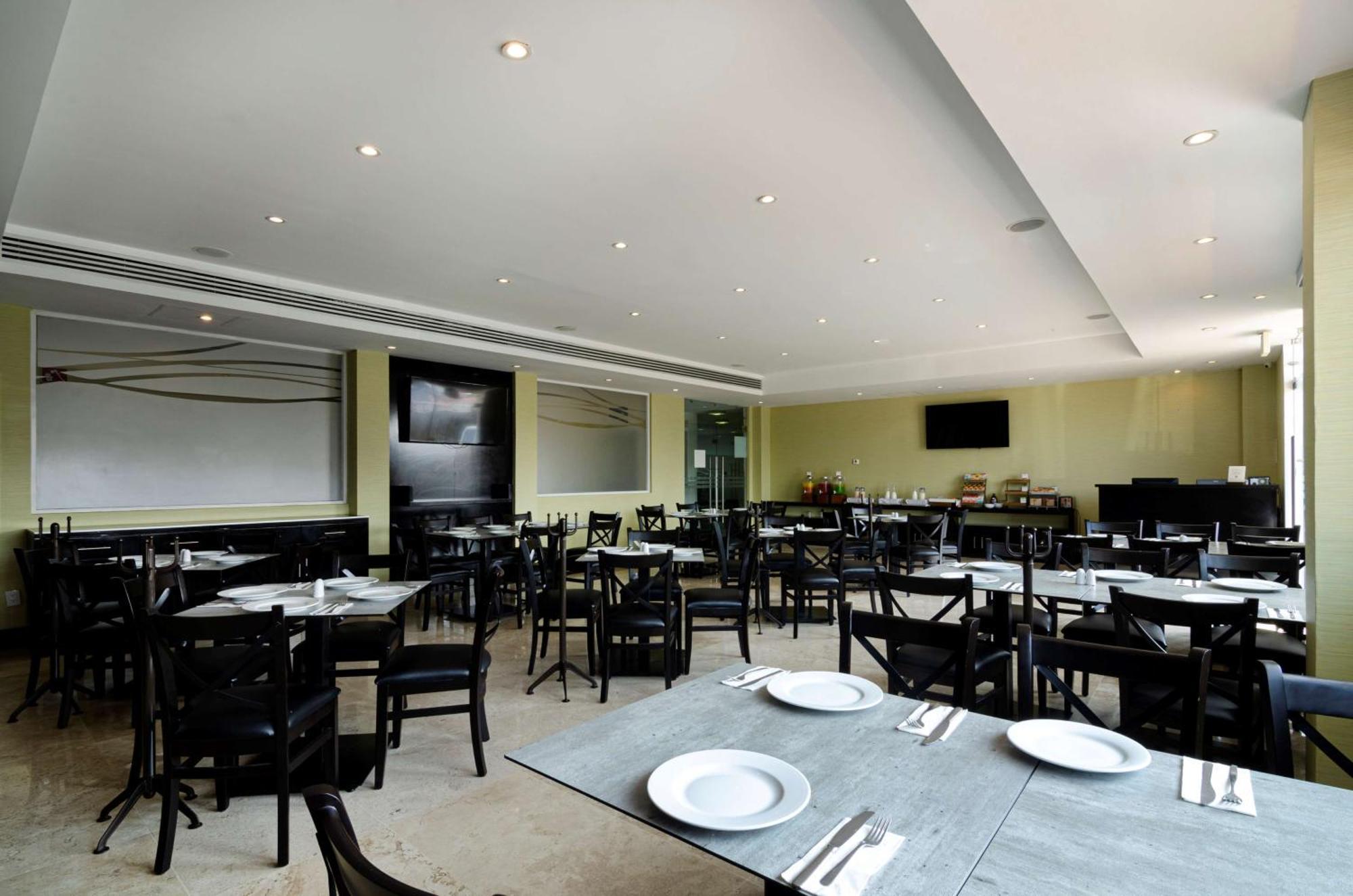 Doubletree By Hilton Queretaro Hotel Buitenkant foto