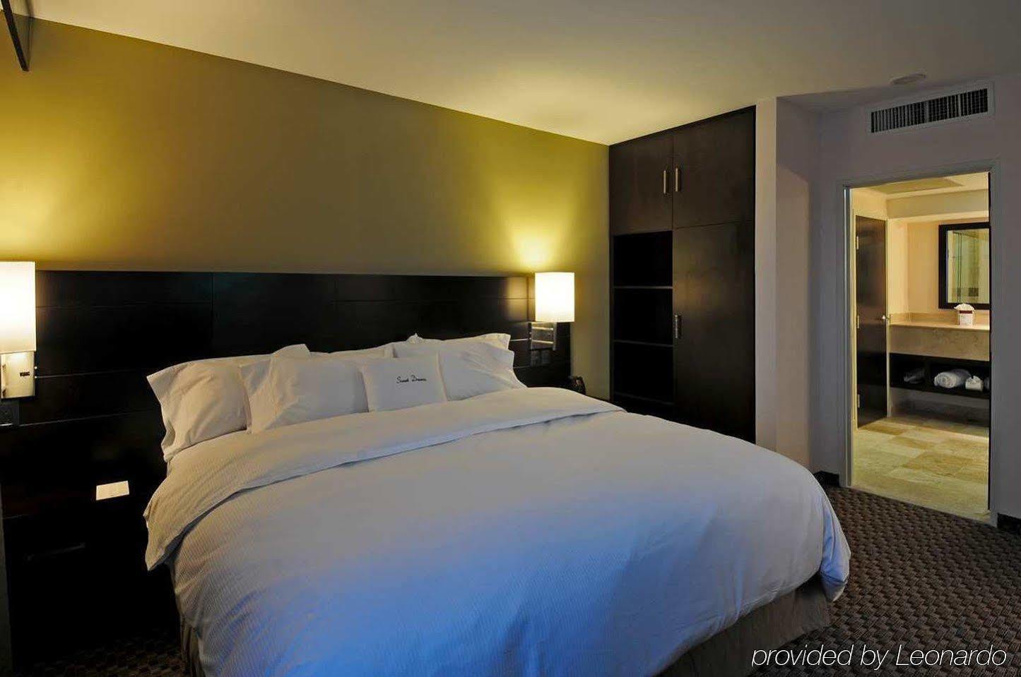 Doubletree By Hilton Queretaro Hotel Kamer foto